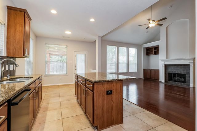 22 Frontera Circle, Spring, TX 77382