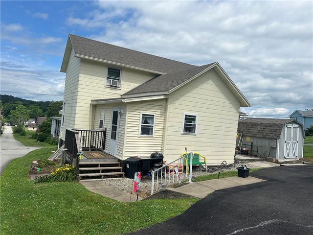 228 Union St, Dunbar Twp, PA 15430