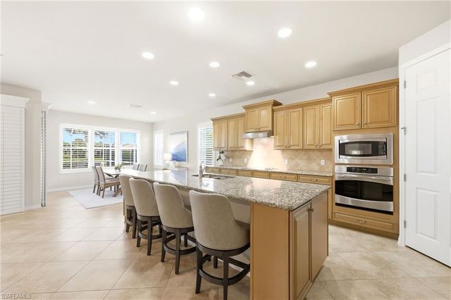 8628 Palermo CT, Naples, FL 34114