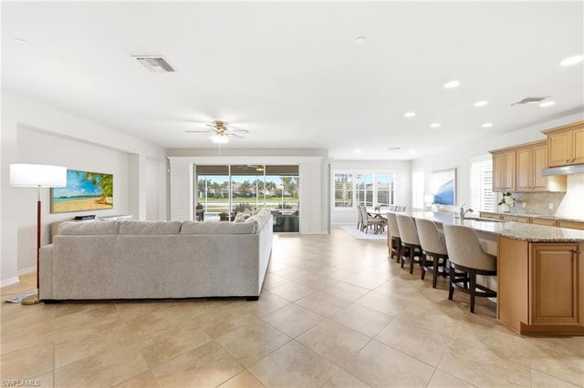 8628 Palermo CT, Naples, FL 34114