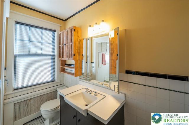 309 North 10th Street, Easton, PA 18042