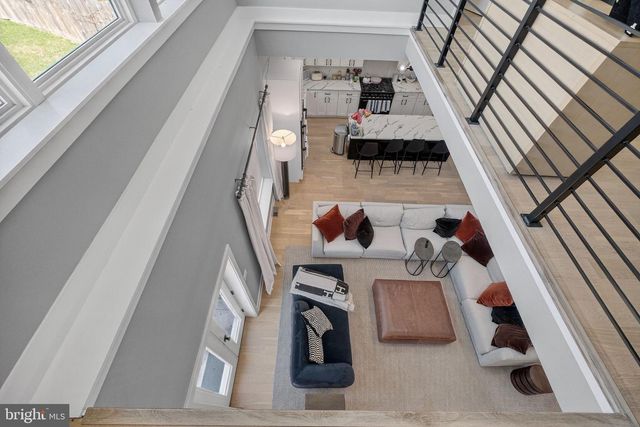 7121 W GREENVALE PKWY, Chevy Chase, MD 20815