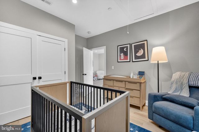7121 W GREENVALE PKWY, Chevy Chase, MD 20815