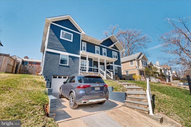 7121 W GREENVALE PKWY, Chevy Chase, MD 20815