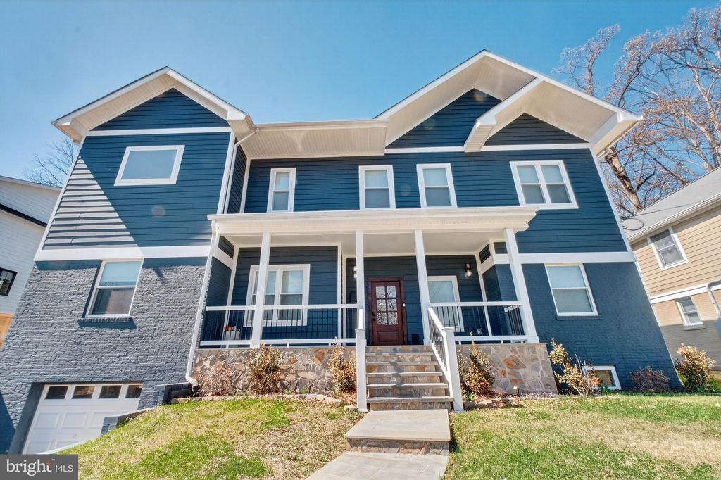 7121 W GREENVALE PKWY, Chevy Chase, MD 20815