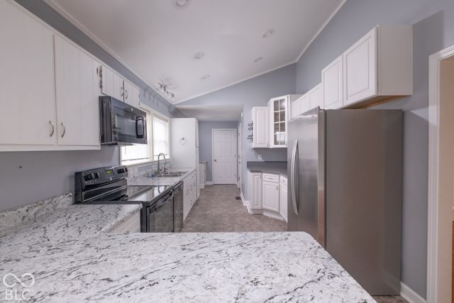 8155 N Richardt Avenue, Indianapolis, IN 46256