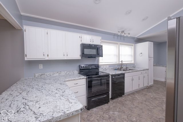 8155 N Richardt Avenue, Indianapolis, IN 46256