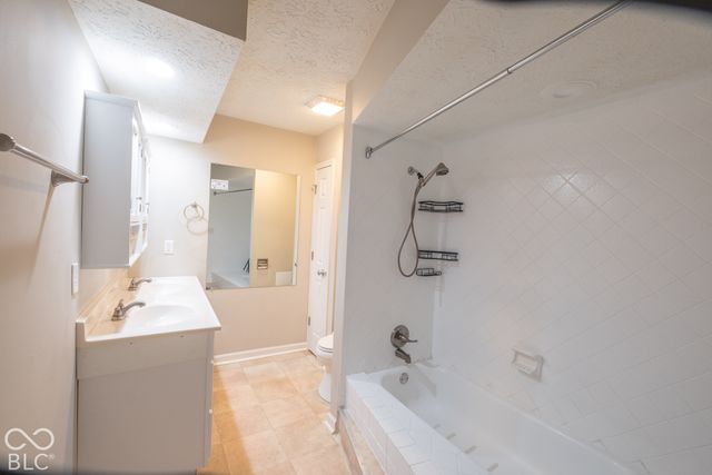 8155 N Richardt Avenue, Indianapolis, IN 46256