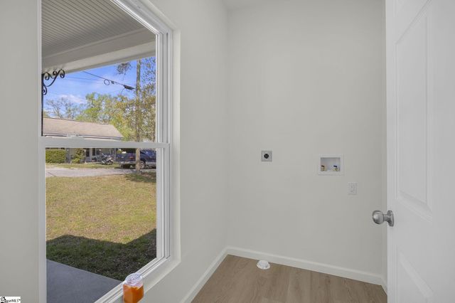 26 Pearl Street, Ware Shoals, SC 29692