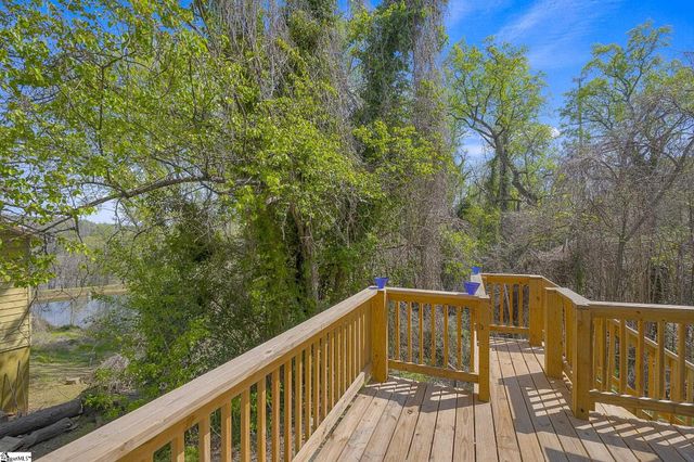 26 Pearl Street, Ware Shoals, SC 29692