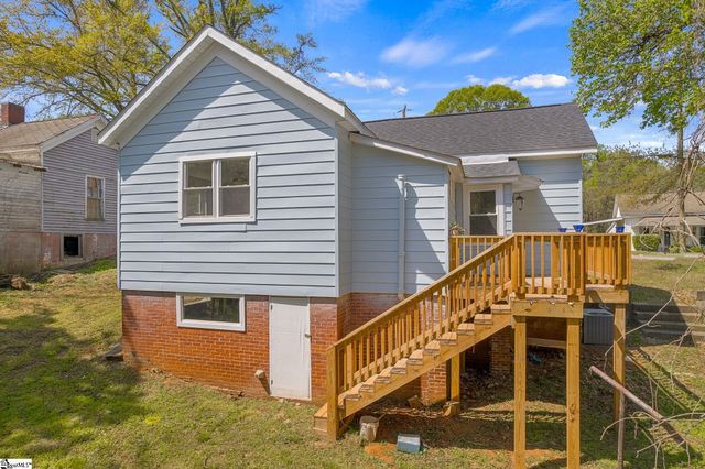 26 Pearl Street, Ware Shoals, SC 29692