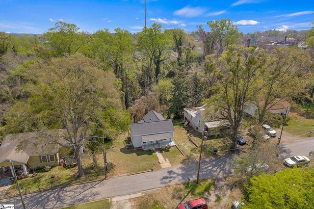 26 Pearl Street, Ware Shoals, SC 29692