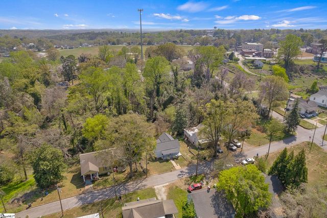26 Pearl Street, Ware Shoals, SC 29692