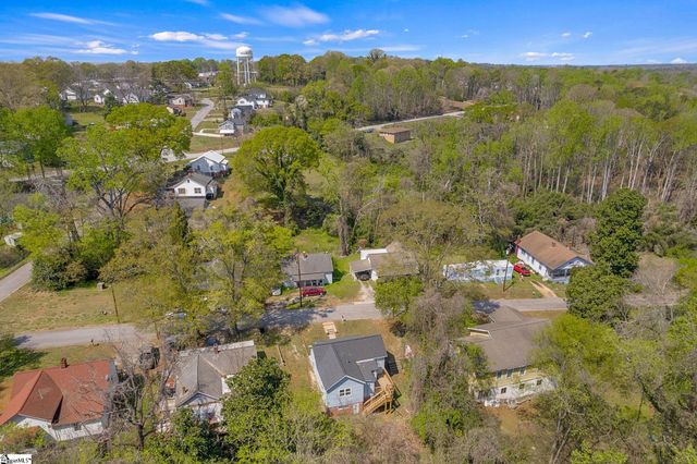 26 Pearl Street, Ware Shoals, SC 29692