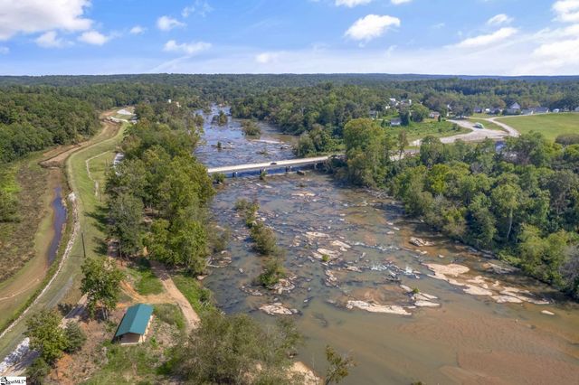26 Pearl Street, Ware Shoals, SC 29692