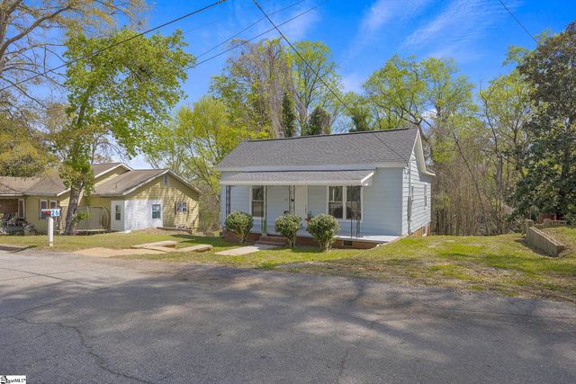 26 Pearl Street, Ware Shoals, SC 29692