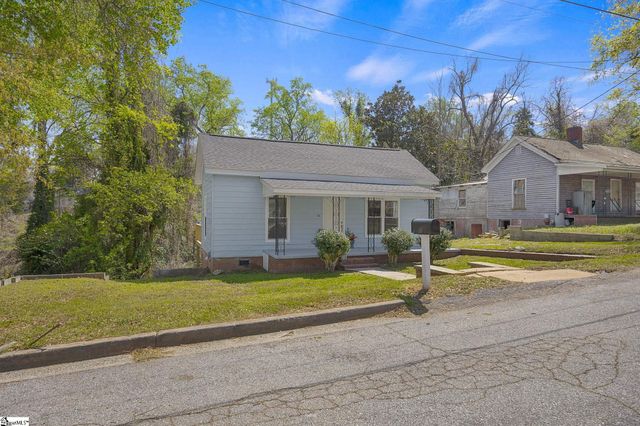 26 Pearl Street, Ware Shoals, SC 29692