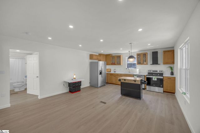 26 Pearl Street, Ware Shoals, SC 29692