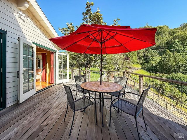 1000 Wolf Ridge Rd, Glen Ellen, CA 95442
