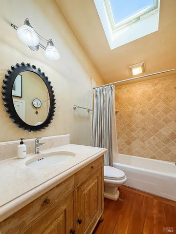 1000 Wolf Ridge Rd, Glen Ellen, CA 95442