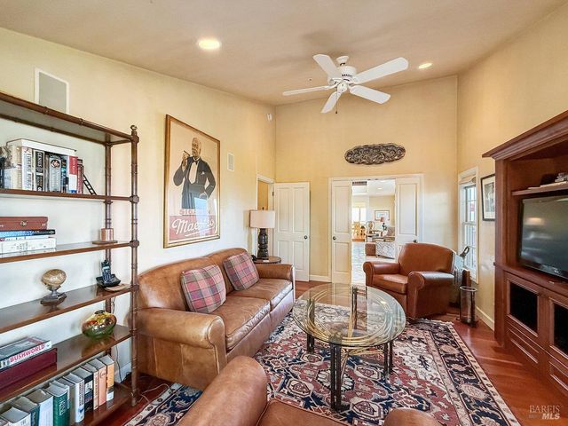 1000 Wolf Ridge Rd, Glen Ellen, CA 95442