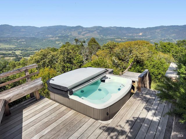 1000 Wolf Ridge Rd, Glen Ellen, CA 95442