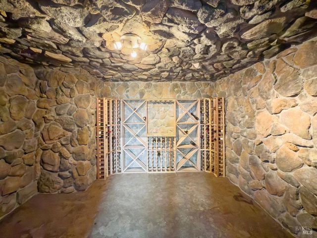 1000 Wolf Ridge Rd, Glen Ellen, CA 95442