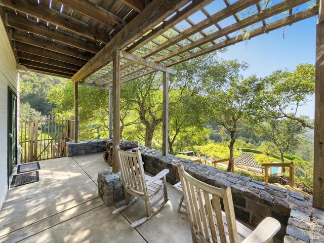 1000 Wolf Ridge Rd, Glen Ellen, CA 95442