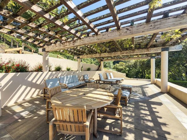 1000 Wolf Ridge Rd, Glen Ellen, CA 95442