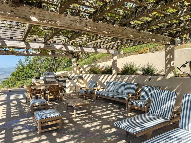 1000 Wolf Ridge Rd, Glen Ellen, CA 95442