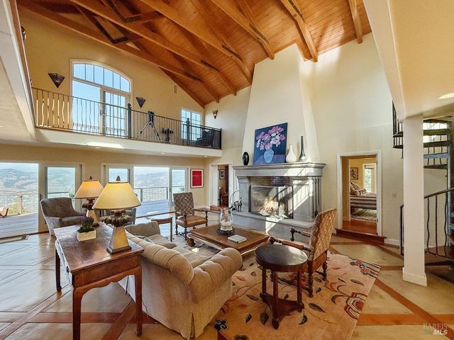 1000 Wolf Ridge Rd, Glen Ellen, CA 95442