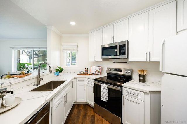 7597 Charmant Dr Unit 901, San Diego, CA 92122