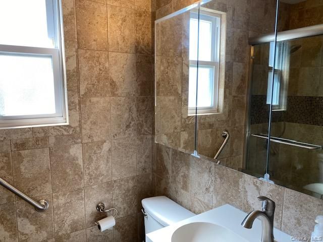 263-17 74th Avenue E-2, Glen Oaks, NY 11004