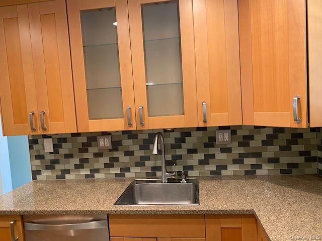 263-17 74th Avenue E-2, Glen Oaks, NY 11004