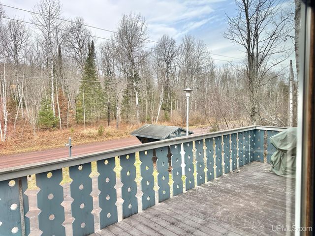 10830 N Blunder Road, Bessemer, MI 49911