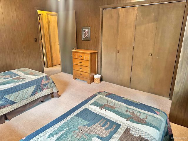 10830 N Blunder Road, Bessemer, MI 49911