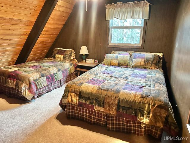 10830 N Blunder Road, Bessemer, MI 49911