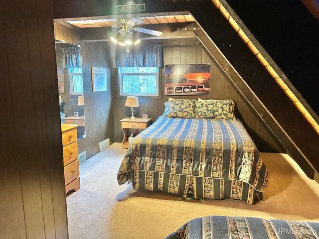 10830 N Blunder Road, Bessemer, MI 49911