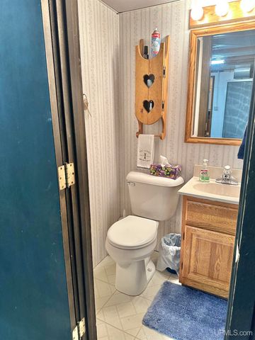 10830 N Blunder Road, Bessemer, MI 49911