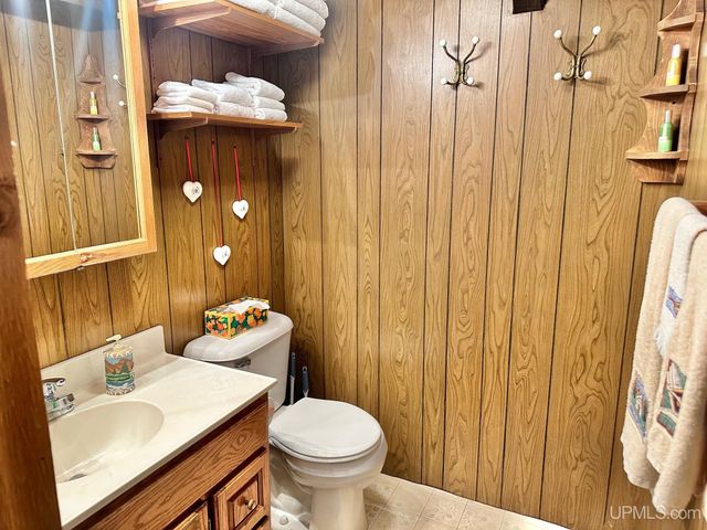 10830 N Blunder Road, Bessemer, MI 49911