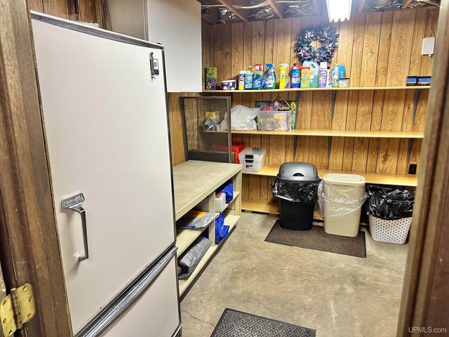 10830 N Blunder Road, Bessemer, MI 49911