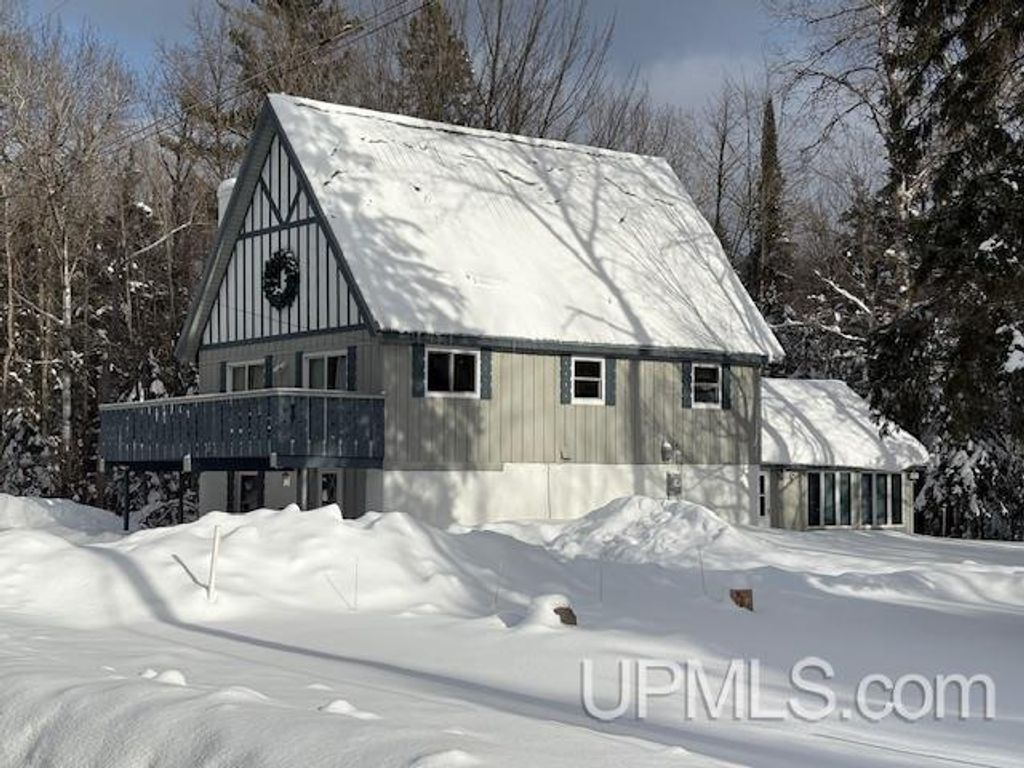 10830 N Blunder Road, Bessemer, MI 49911