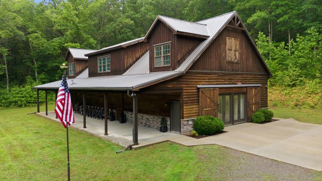 7075 Pinewood Rd, Nunnelly, TN 37137
