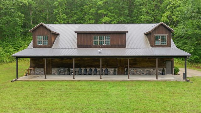 7075 Pinewood Rd, Nunnelly, TN 37137