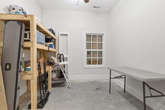 7075 Pinewood Rd, Nunnelly, TN 37137
