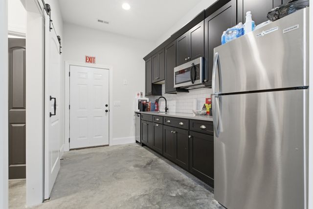 7075 Pinewood Rd, Nunnelly, TN 37137