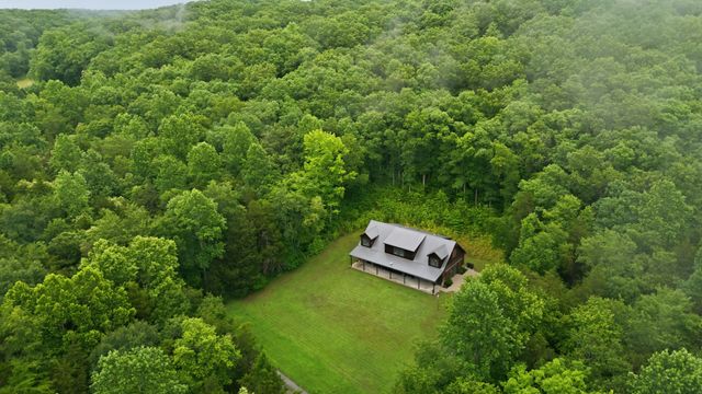 7075 Pinewood Rd, Nunnelly, TN 37137