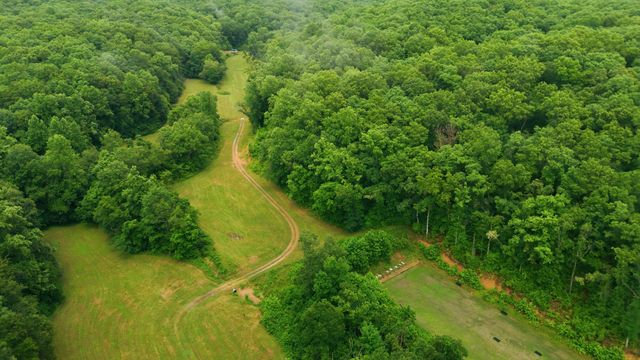 7075 Pinewood Rd, Nunnelly, TN 37137