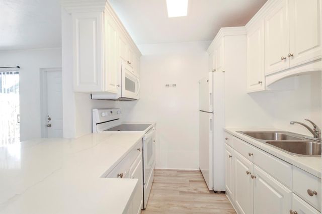 21 Crossing Circle Circle B, Boynton Beach, FL 33435