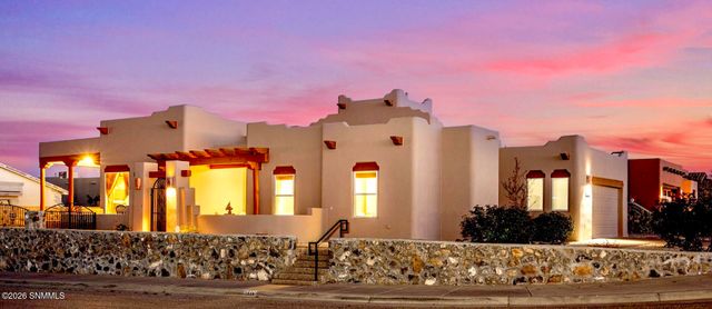 3548 Cave Creek Manor, Las Cruces, NM 88011